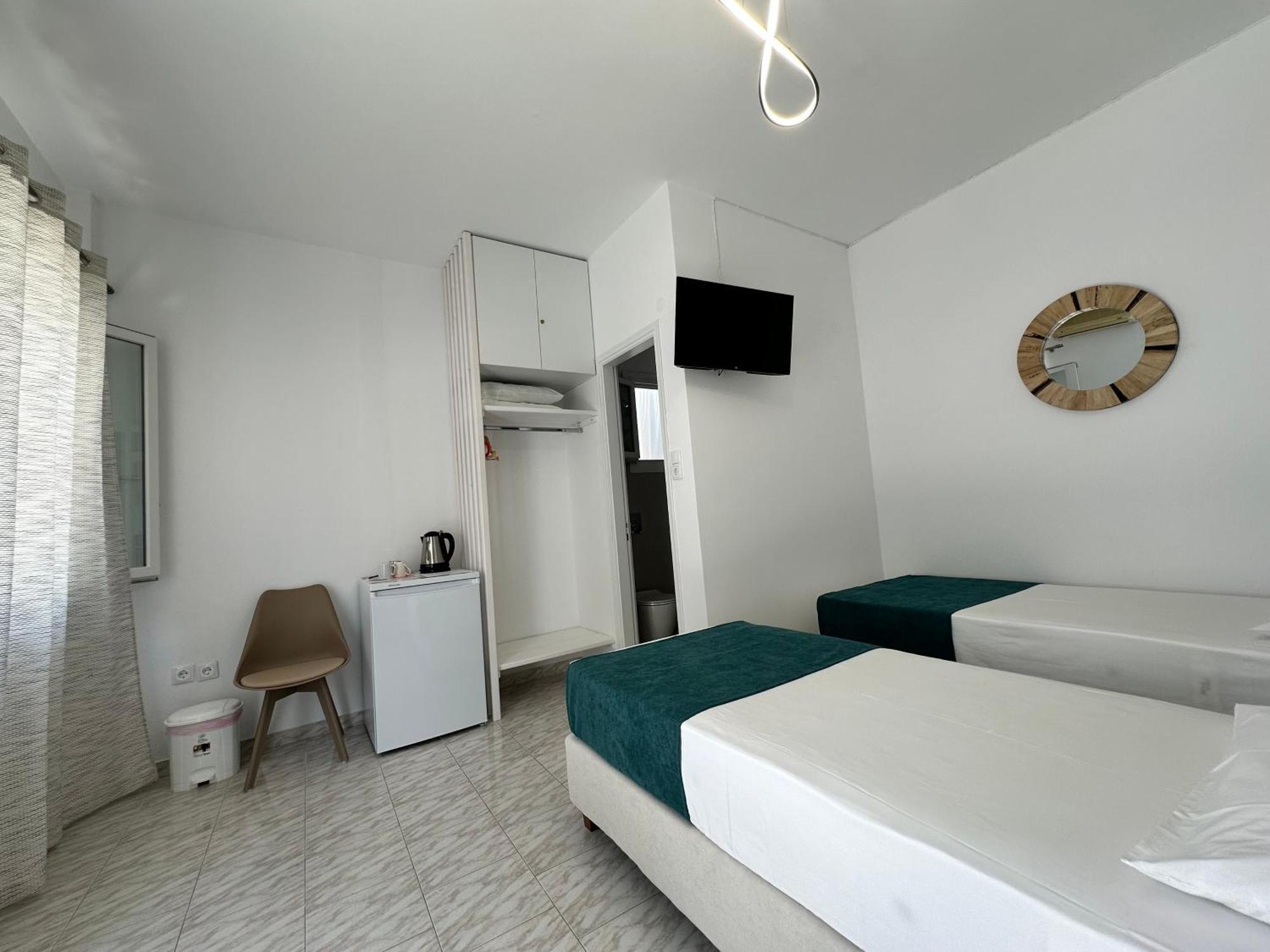 Theodora Rooms Kamares  Exterior foto